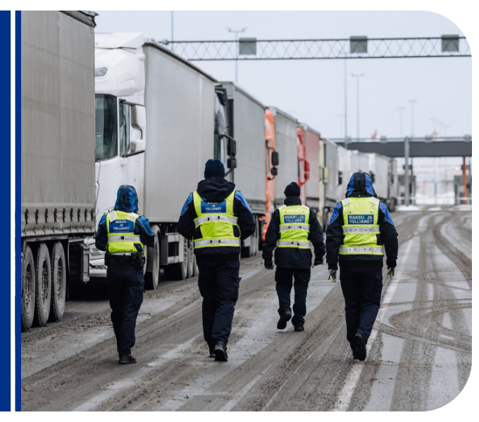 Aastaraamatu illustratiivne foto - ametnikud tollipunktis